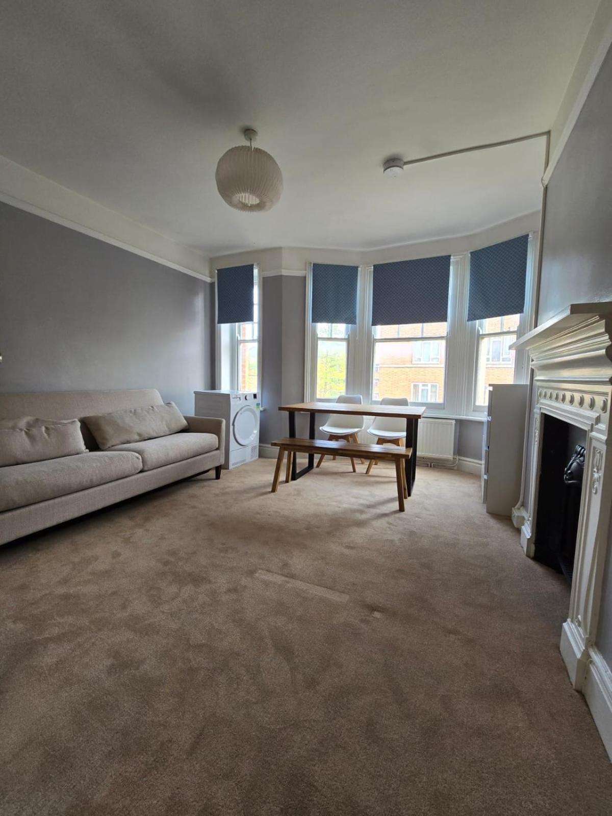 Great Flat Close To Edgware Road Лондон Екстериор снимка