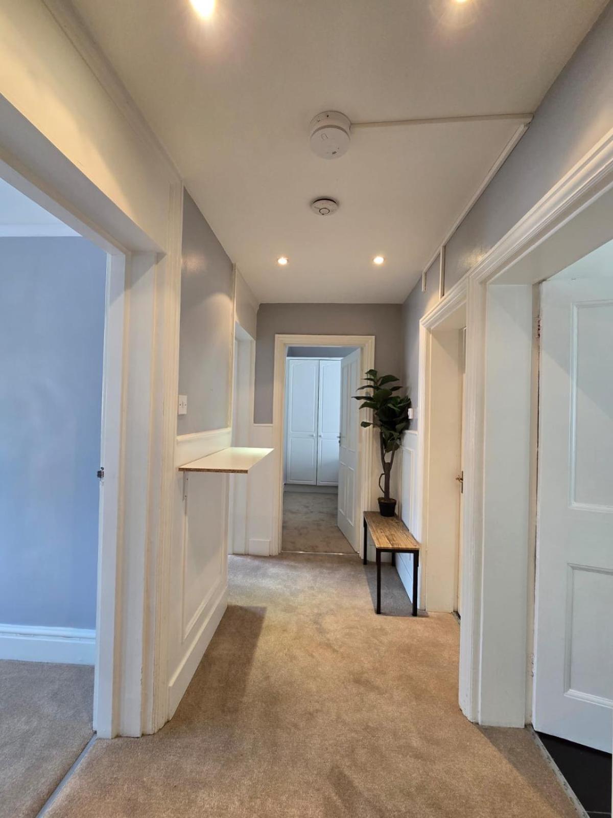 Great Flat Close To Edgware Road Лондон Екстериор снимка
